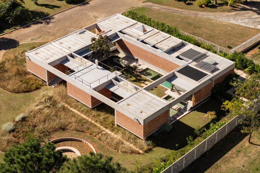 Casa Tupin in Brazil by Bloco Arquitetos